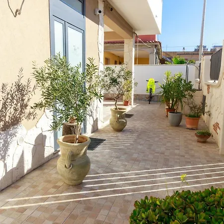 Fuori Rotta Guest house Avola
