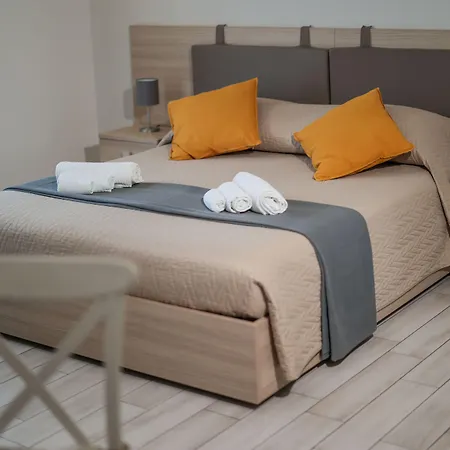 Fuori Rotta Konukevi Avola